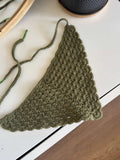 Bandana en crochet kaki