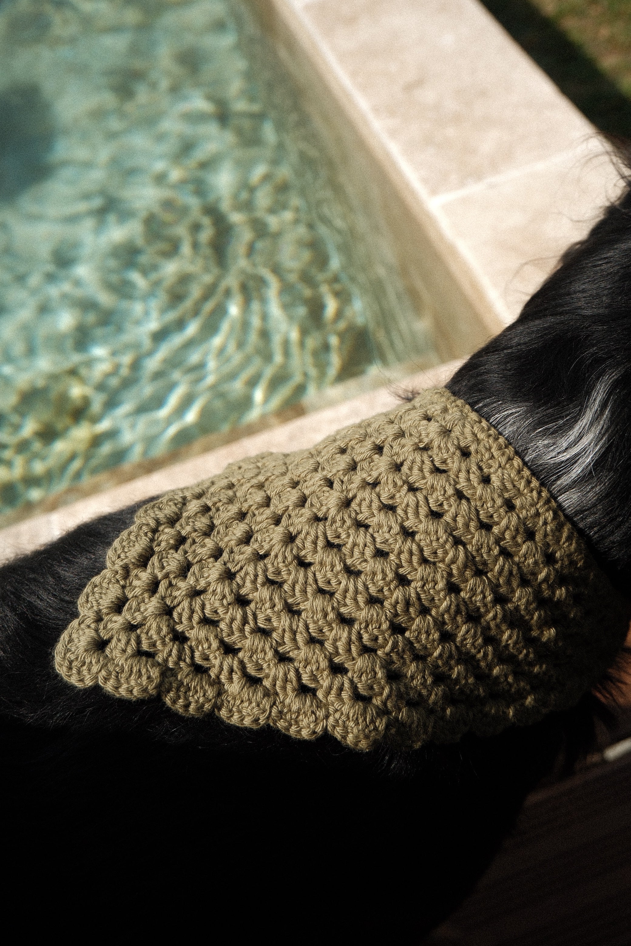 Bandana en crochet kaki