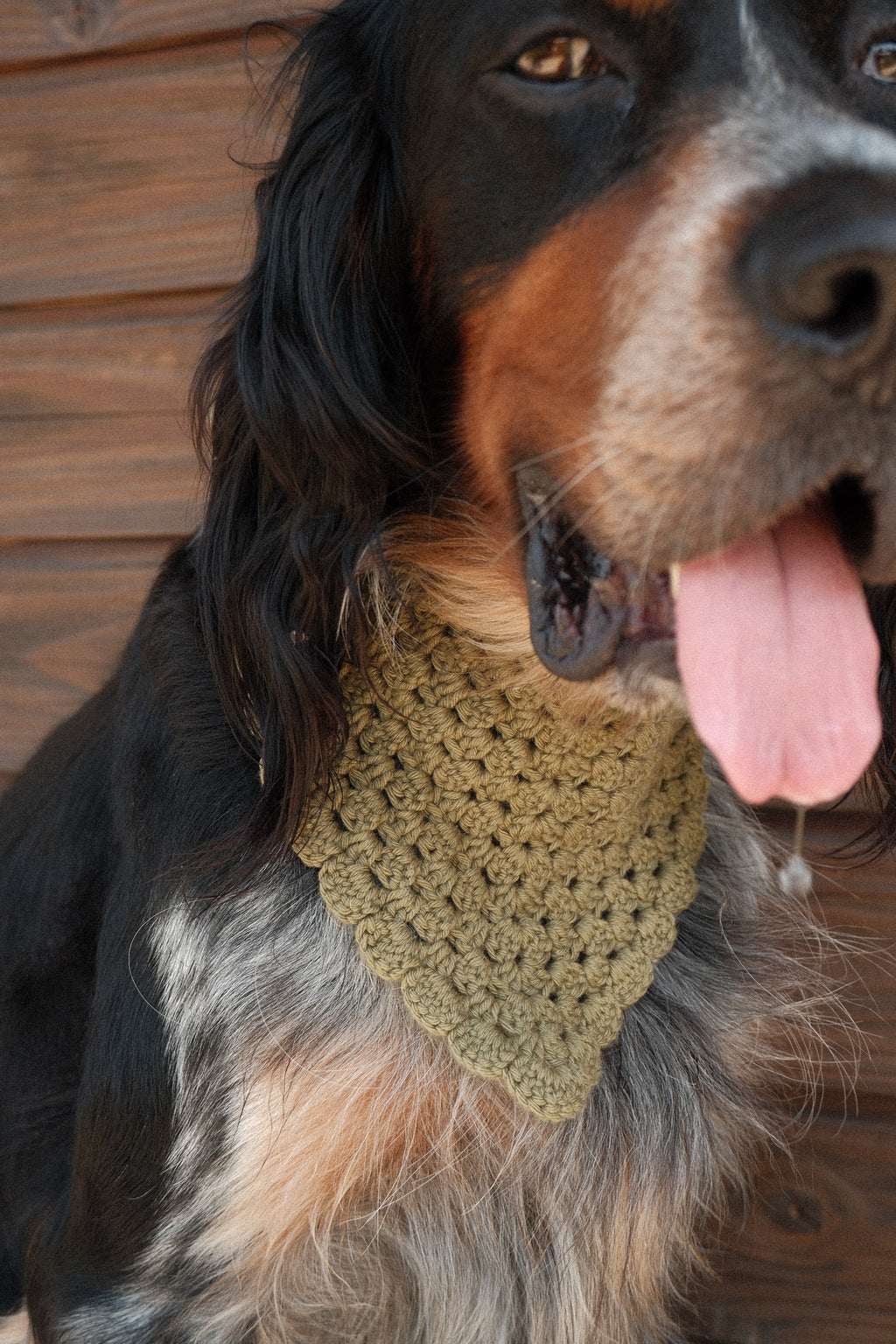 Bandana en crochet kaki